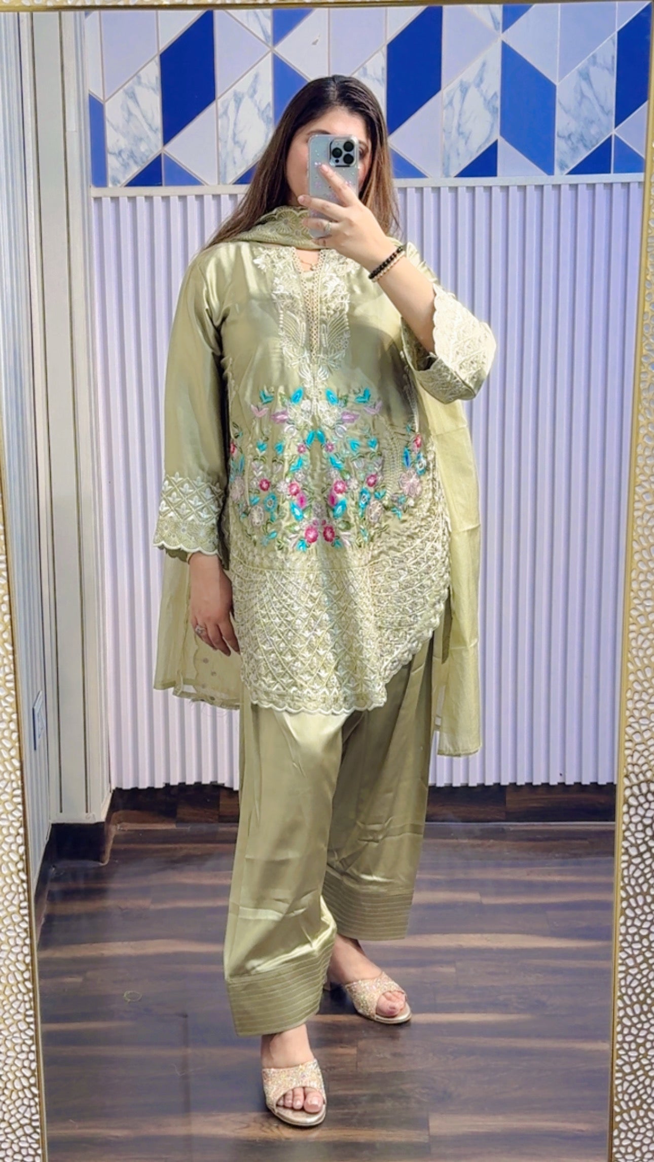 Farshi Suit