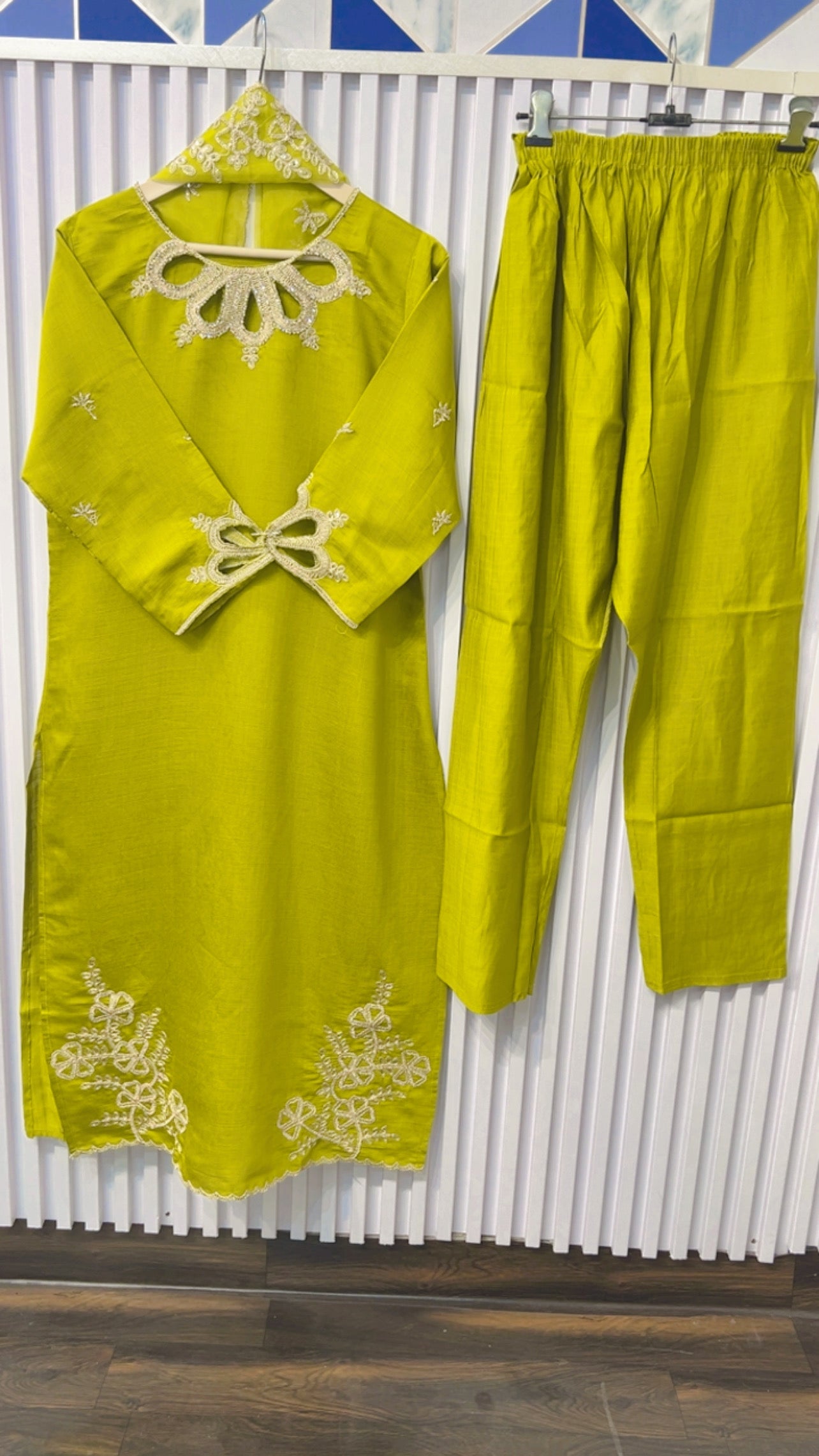 Green elegance suit