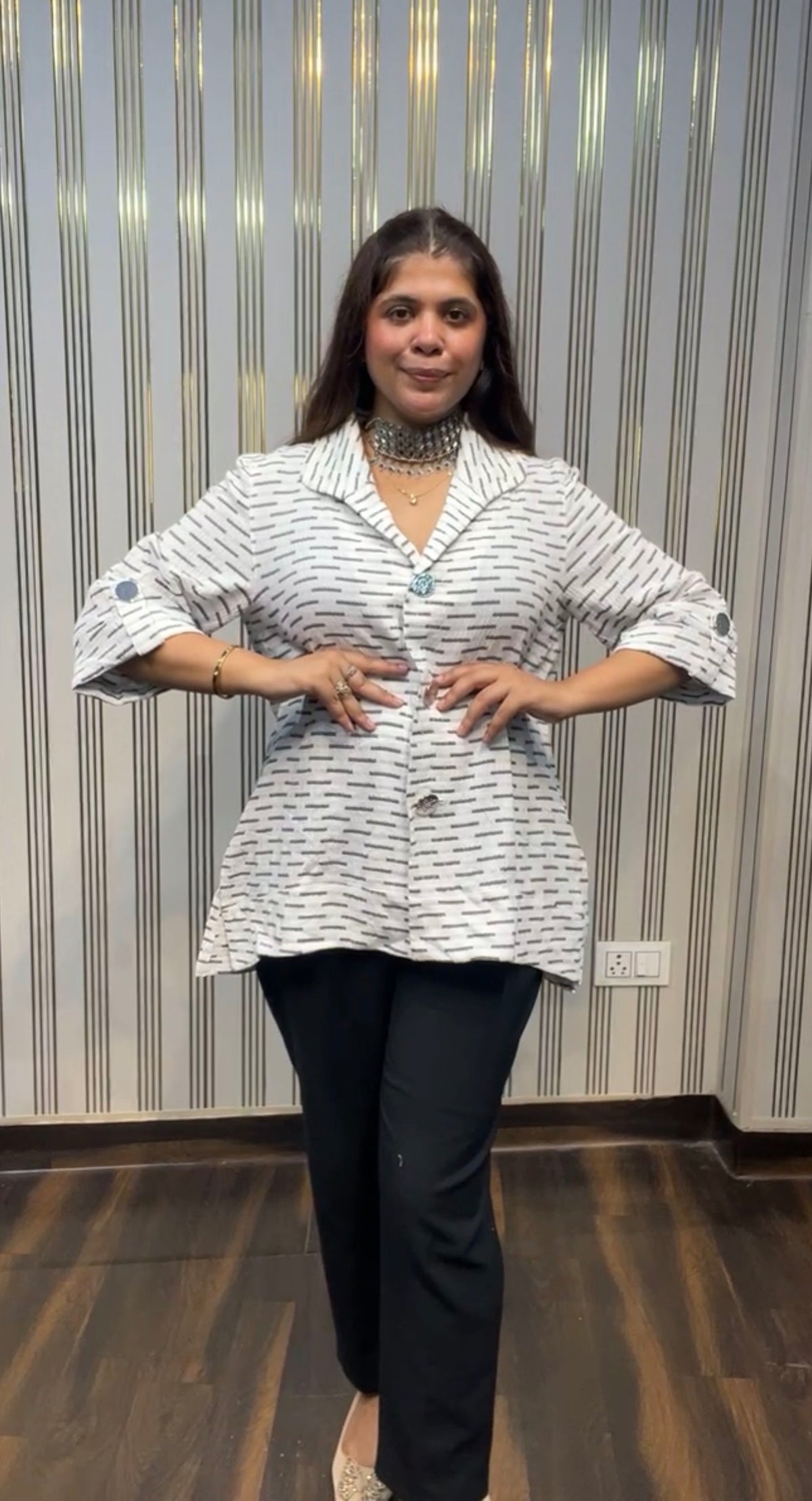 Size XL - 2XL , Black White Shirt